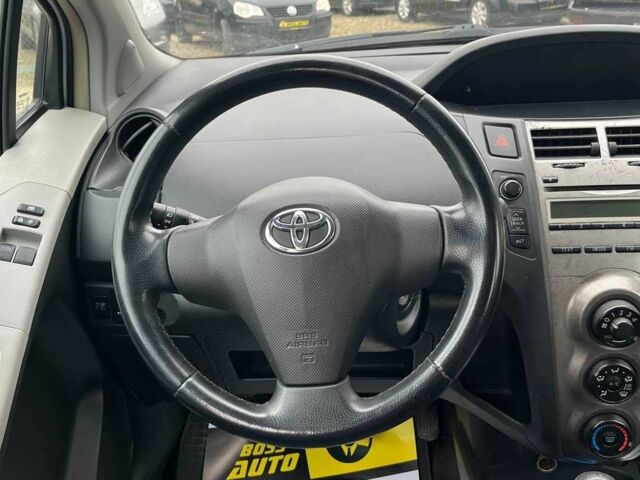 Серый Тойота Ярис, объемом двигателя 1 л и пробегом 230 тыс. км за 3450 $, фото 9 на Automoto.ua