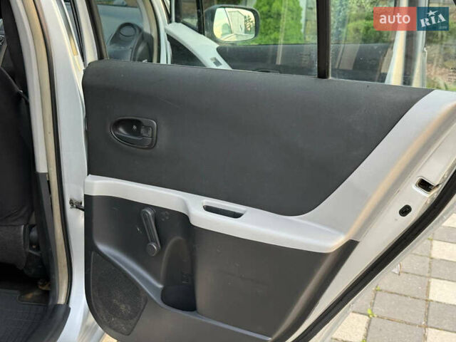 Серый Тойота Ярис, объемом двигателя 1 л и пробегом 230 тыс. км за 2999 $, фото 76 на Automoto.ua