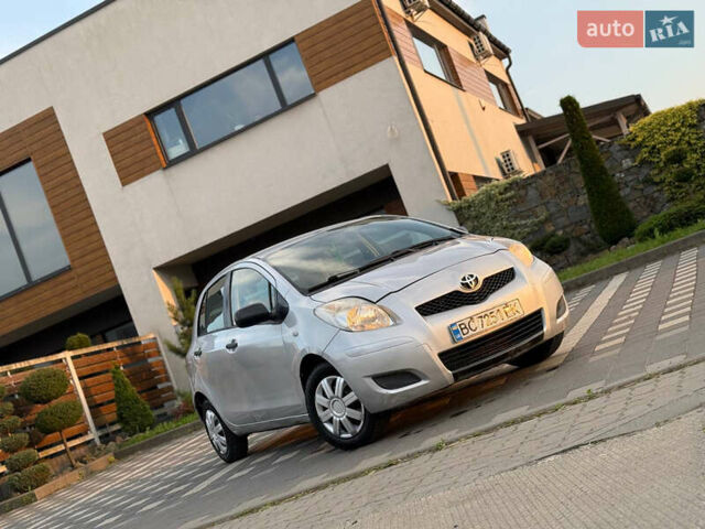 Серый Тойота Ярис, объемом двигателя 1 л и пробегом 230 тыс. км за 2999 $, фото 1 на Automoto.ua