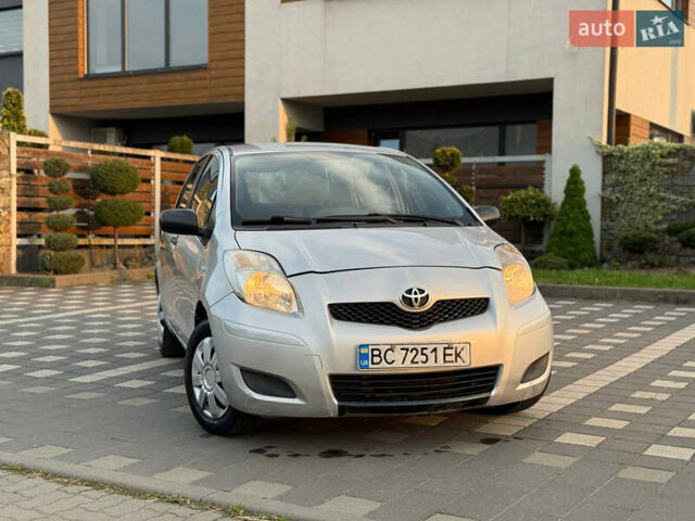 Серый Тойота Ярис, объемом двигателя 1 л и пробегом 230 тыс. км за 2999 $, фото 7 на Automoto.ua