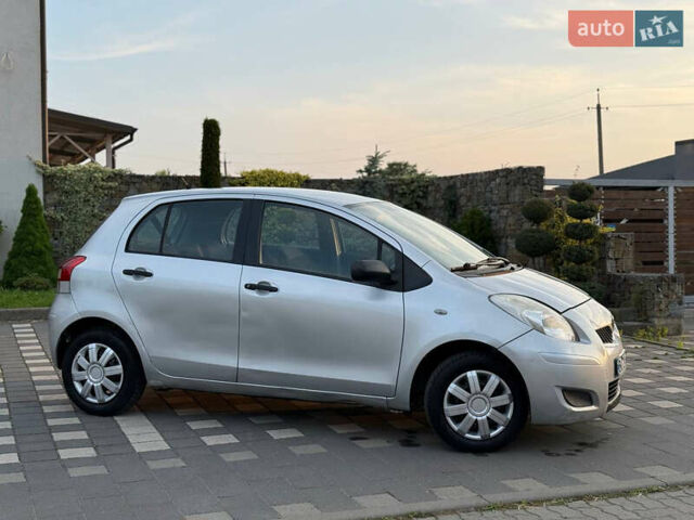 Серый Тойота Ярис, объемом двигателя 1 л и пробегом 230 тыс. км за 2999 $, фото 18 на Automoto.ua