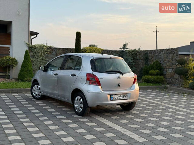 Серый Тойота Ярис, объемом двигателя 1 л и пробегом 230 тыс. км за 2999 $, фото 40 на Automoto.ua