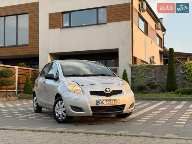Серый Тойота Ярис, объемом двигателя 1 л и пробегом 230 тыс. км за 2999 $, фото 6 на Automoto.ua