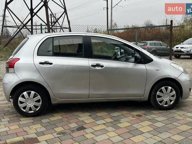 Серый Тойота Ярис, объемом двигателя 1 л и пробегом 230 тыс. км за 3450 $, фото 7 на Automoto.ua