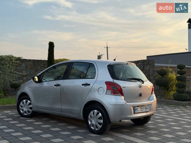 Серый Тойота Ярис, объемом двигателя 1 л и пробегом 230 тыс. км за 2999 $, фото 41 на Automoto.ua