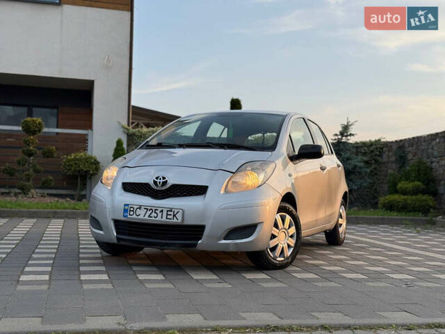 Серый Тойота Ярис, объемом двигателя 1 л и пробегом 230 тыс. км за 2999 $, фото 22 на Automoto.ua
