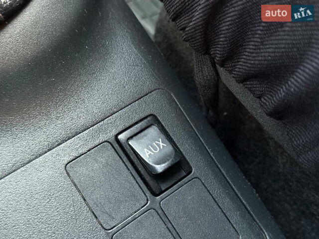 Серый Тойота Ярис, объемом двигателя 1 л и пробегом 230 тыс. км за 2999 $, фото 68 на Automoto.ua