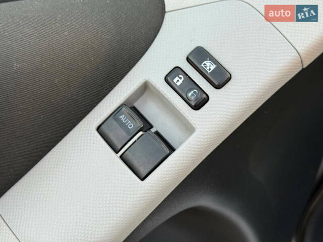 Серый Тойота Ярис, объемом двигателя 1 л и пробегом 230 тыс. км за 2999 $, фото 60 на Automoto.ua