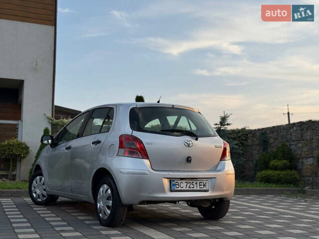 Серый Тойота Ярис, объемом двигателя 1 л и пробегом 230 тыс. км за 2999 $, фото 53 на Automoto.ua