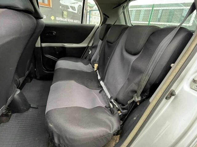 Серый Тойота Ярис, объемом двигателя 1 л и пробегом 230 тыс. км за 3450 $, фото 18 на Automoto.ua