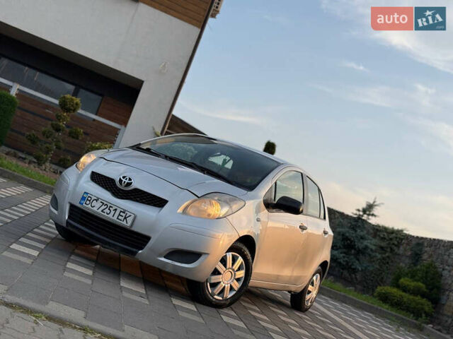 Серый Тойота Ярис, объемом двигателя 1 л и пробегом 230 тыс. км за 2999 $, фото 21 на Automoto.ua