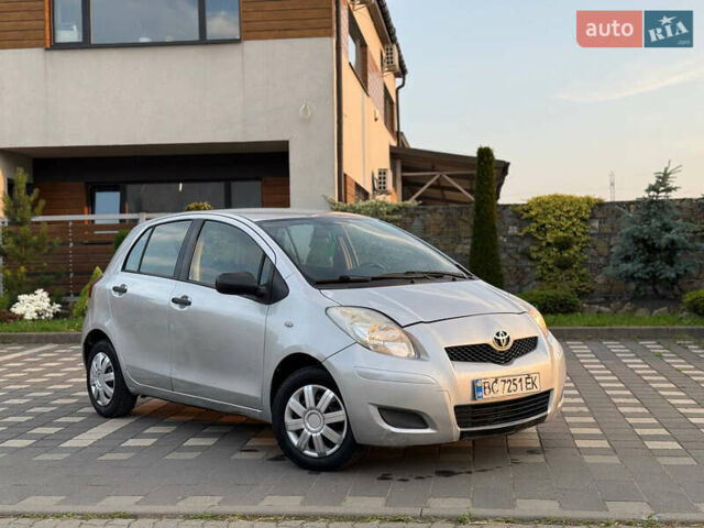 Серый Тойота Ярис, объемом двигателя 1 л и пробегом 230 тыс. км за 2999 $, фото 8 на Automoto.ua