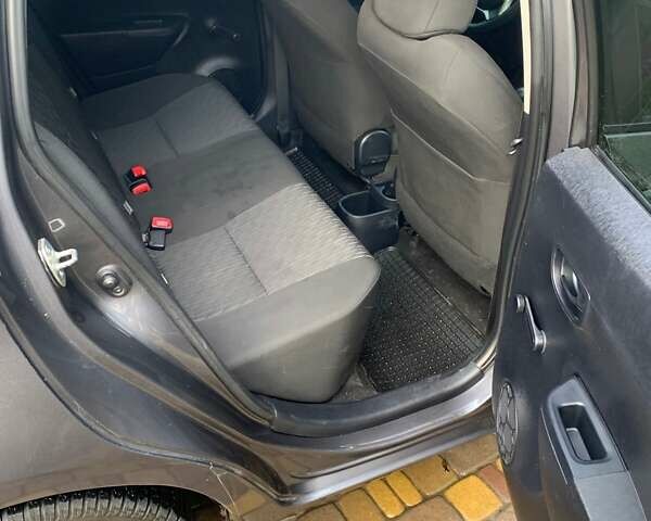 Серый Тойота Ярис, объемом двигателя 1 л и пробегом 150 тыс. км за 6200 $, фото 8 на Automoto.ua