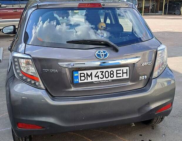 Сірий Тойота Яріс, об'ємом двигуна 1.5 л та пробігом 216 тис. км за 10000 $, фото 5 на Automoto.ua