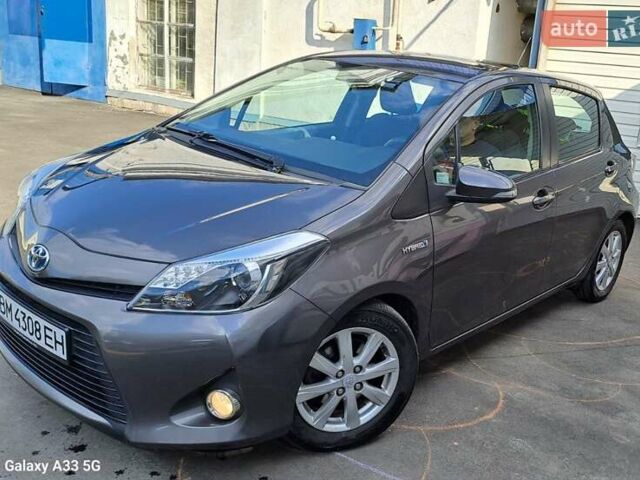 Сірий Тойота Яріс, об'ємом двигуна 1.5 л та пробігом 216 тис. км за 10000 $, фото 12 на Automoto.ua