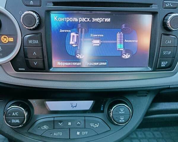 Сірий Тойота Яріс, об'ємом двигуна 1.5 л та пробігом 216 тис. км за 10000 $, фото 2 на Automoto.ua