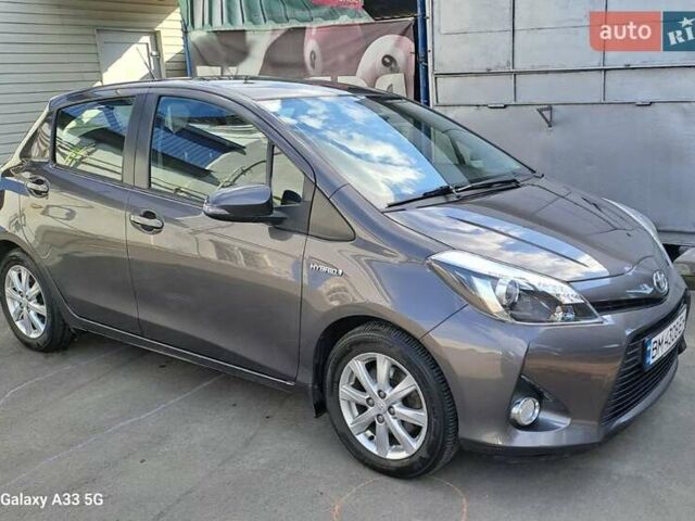 Сірий Тойота Яріс, об'ємом двигуна 1.5 л та пробігом 216 тис. км за 10000 $, фото 13 на Automoto.ua