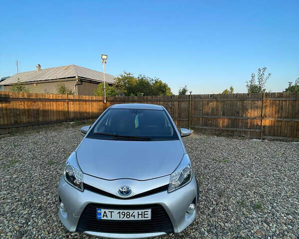 Серый Тойота Ярис, объемом двигателя 1.5 л и пробегом 140 тыс. км за 11000 $, фото 2 на Automoto.ua