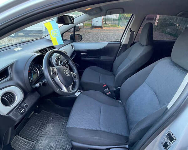 Серый Тойота Ярис, объемом двигателя 1.5 л и пробегом 140 тыс. км за 11000 $, фото 11 на Automoto.ua