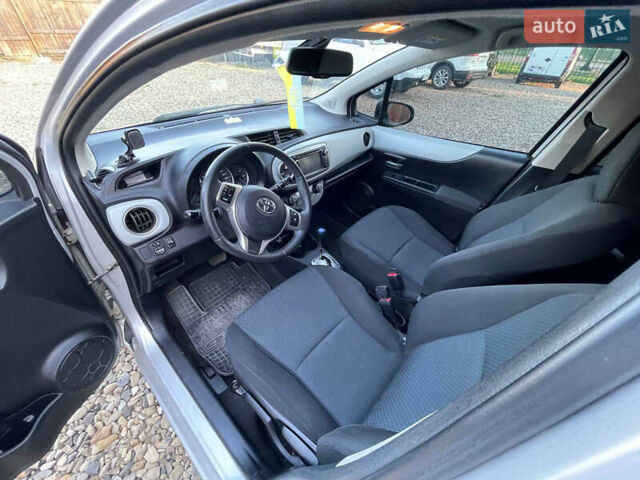 Серый Тойота Ярис, объемом двигателя 1.5 л и пробегом 140 тыс. км за 11000 $, фото 12 на Automoto.ua