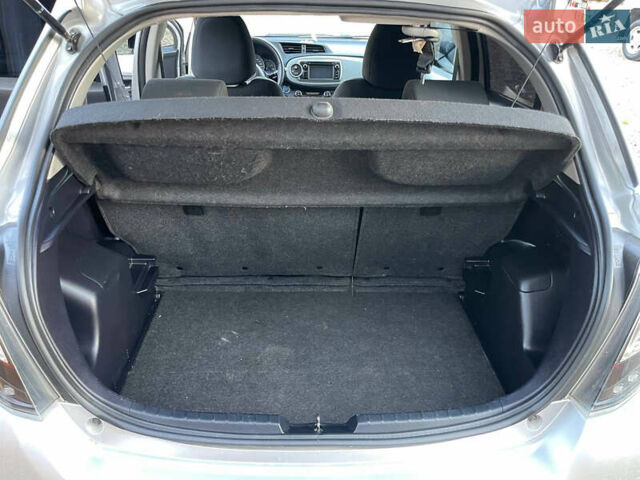 Серый Тойота Ярис, объемом двигателя 1.5 л и пробегом 140 тыс. км за 11000 $, фото 15 на Automoto.ua