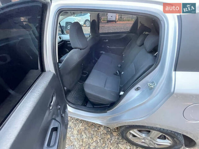 Серый Тойота Ярис, объемом двигателя 1.5 л и пробегом 140 тыс. км за 11000 $, фото 17 на Automoto.ua