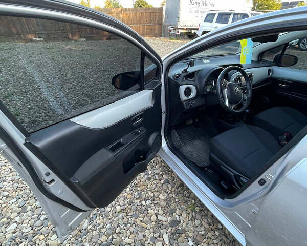 Серый Тойота Ярис, объемом двигателя 1.5 л и пробегом 140 тыс. км за 11000 $, фото 10 на Automoto.ua