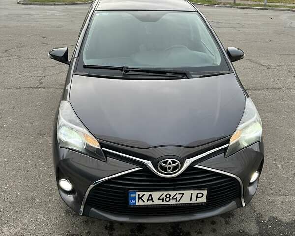 Серый Тойота Ярис, объемом двигателя 1.33 л и пробегом 166 тыс. км за 10500 $, фото 3 на Automoto.ua