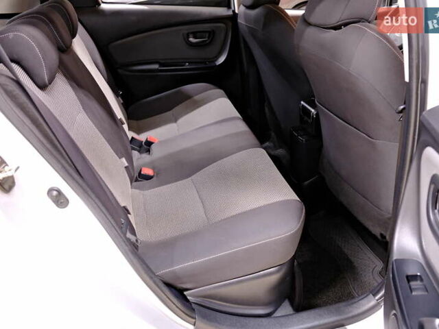 Сірий Тойота Яріс, об'ємом двигуна 1.5 л та пробігом 148 тис. км за 11900 $, фото 35 на Automoto.ua