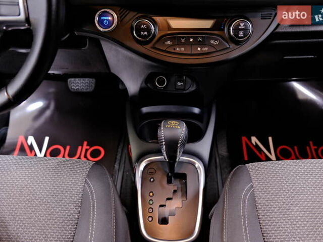 Сірий Тойота Яріс, об'ємом двигуна 1.5 л та пробігом 148 тис. км за 11900 $, фото 16 на Automoto.ua