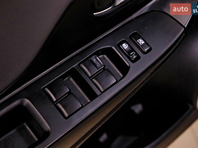 Сірий Тойота Яріс, об'ємом двигуна 1.5 л та пробігом 148 тис. км за 11900 $, фото 25 на Automoto.ua