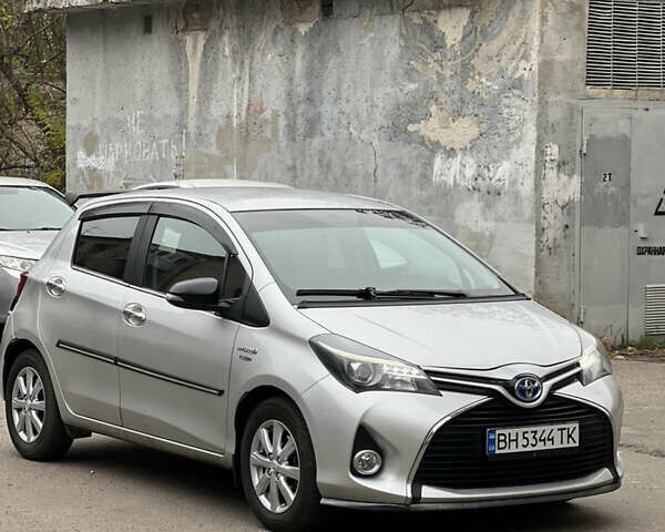 Серый Тойота Ярис, объемом двигателя 1.5 л и пробегом 140 тыс. км за 11500 $, фото 1 на Automoto.ua