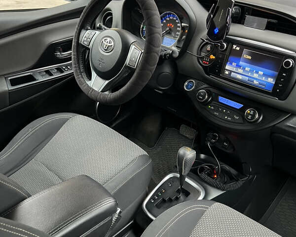 Серый Тойота Ярис, объемом двигателя 1.5 л и пробегом 140 тыс. км за 11500 $, фото 15 на Automoto.ua