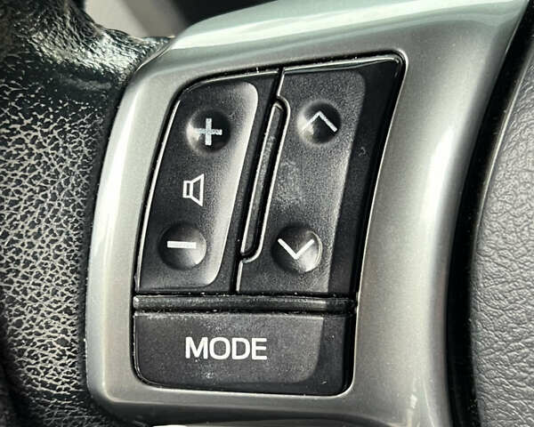 Серый Тойота Ярис, объемом двигателя 1.5 л и пробегом 140 тыс. км за 11500 $, фото 24 на Automoto.ua