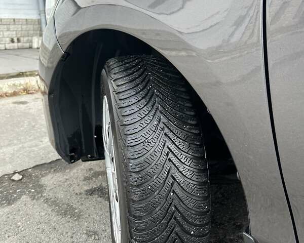 Серый Тойота Ярис, объемом двигателя 1.33 л и пробегом 166 тыс. км за 10500 $, фото 11 на Automoto.ua