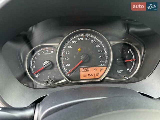 Серый Тойота Ярис, объемом двигателя 1.33 л и пробегом 166 тыс. км за 10500 $, фото 27 на Automoto.ua