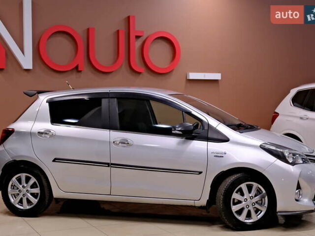 Сірий Тойота Яріс, об'ємом двигуна 1.5 л та пробігом 148 тис. км за 11900 $, фото 7 на Automoto.ua