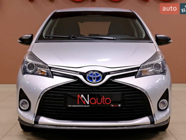 Сірий Тойота Яріс, об'ємом двигуна 1.5 л та пробігом 148 тис. км за 11900 $, фото 1 на Automoto.ua