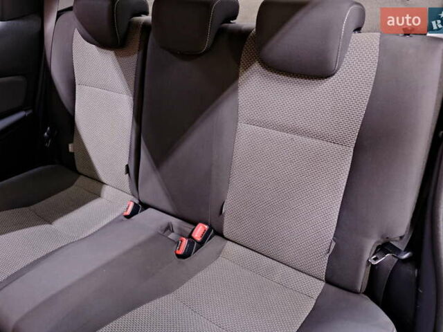 Сірий Тойота Яріс, об'ємом двигуна 1.5 л та пробігом 148 тис. км за 11900 $, фото 33 на Automoto.ua