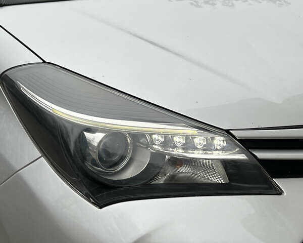 Серый Тойота Ярис, объемом двигателя 1.5 л и пробегом 140 тыс. км за 11500 $, фото 9 на Automoto.ua