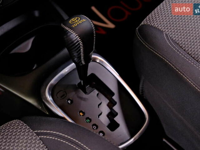 Сірий Тойота Яріс, об'ємом двигуна 1.5 л та пробігом 148 тис. км за 11900 $, фото 15 на Automoto.ua