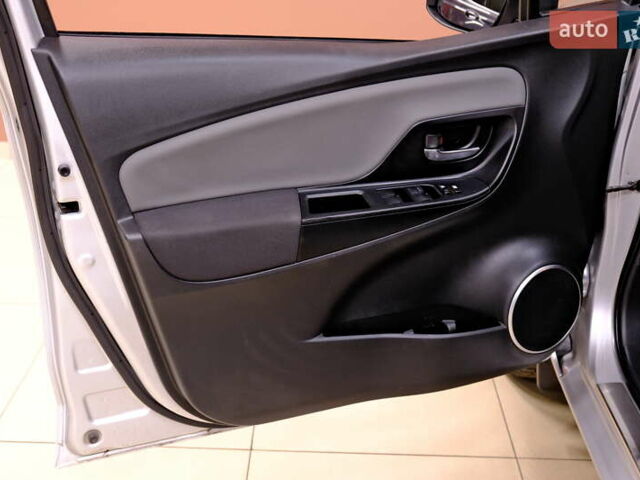 Сірий Тойота Яріс, об'ємом двигуна 1.5 л та пробігом 148 тис. км за 11900 $, фото 26 на Automoto.ua