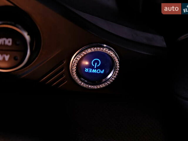 Сірий Тойота Яріс, об'ємом двигуна 1.5 л та пробігом 148 тис. км за 11900 $, фото 18 на Automoto.ua