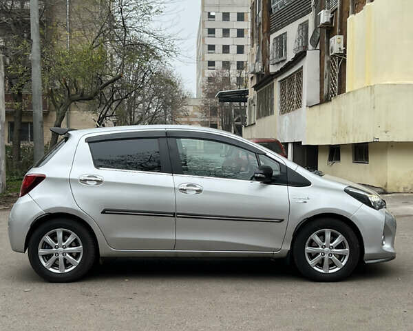 Серый Тойота Ярис, объемом двигателя 1.5 л и пробегом 140 тыс. км за 11500 $, фото 2 на Automoto.ua