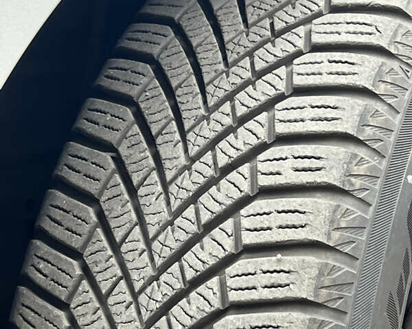 Серый Тойота Ярис, объемом двигателя 1.5 л и пробегом 140 тыс. км за 11500 $, фото 11 на Automoto.ua