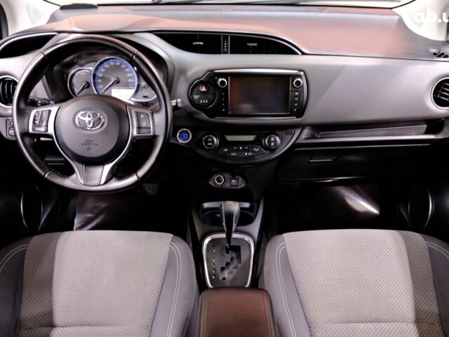 Серый Тойота Ярис, объемом двигателя 1.5 л и пробегом 148 тыс. км за 11900 $, фото 6 на Automoto.ua