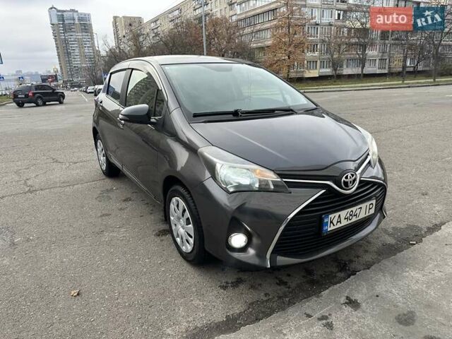 Серый Тойота Ярис, объемом двигателя 1.33 л и пробегом 166 тыс. км за 10500 $, фото 4 на Automoto.ua