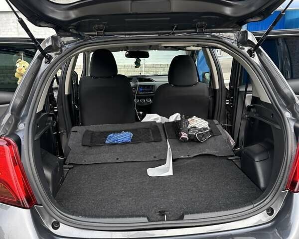 Серый Тойота Ярис, объемом двигателя 1.33 л и пробегом 166 тыс. км за 10500 $, фото 18 на Automoto.ua