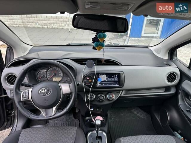 Серый Тойота Ярис, объемом двигателя 1.33 л и пробегом 166 тыс. км за 10500 $, фото 24 на Automoto.ua