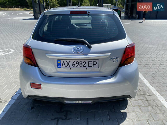 Серый Тойота Ярис, объемом двигателя 1.5 л и пробегом 100 тыс. км за 12000 $, фото 6 на Automoto.ua